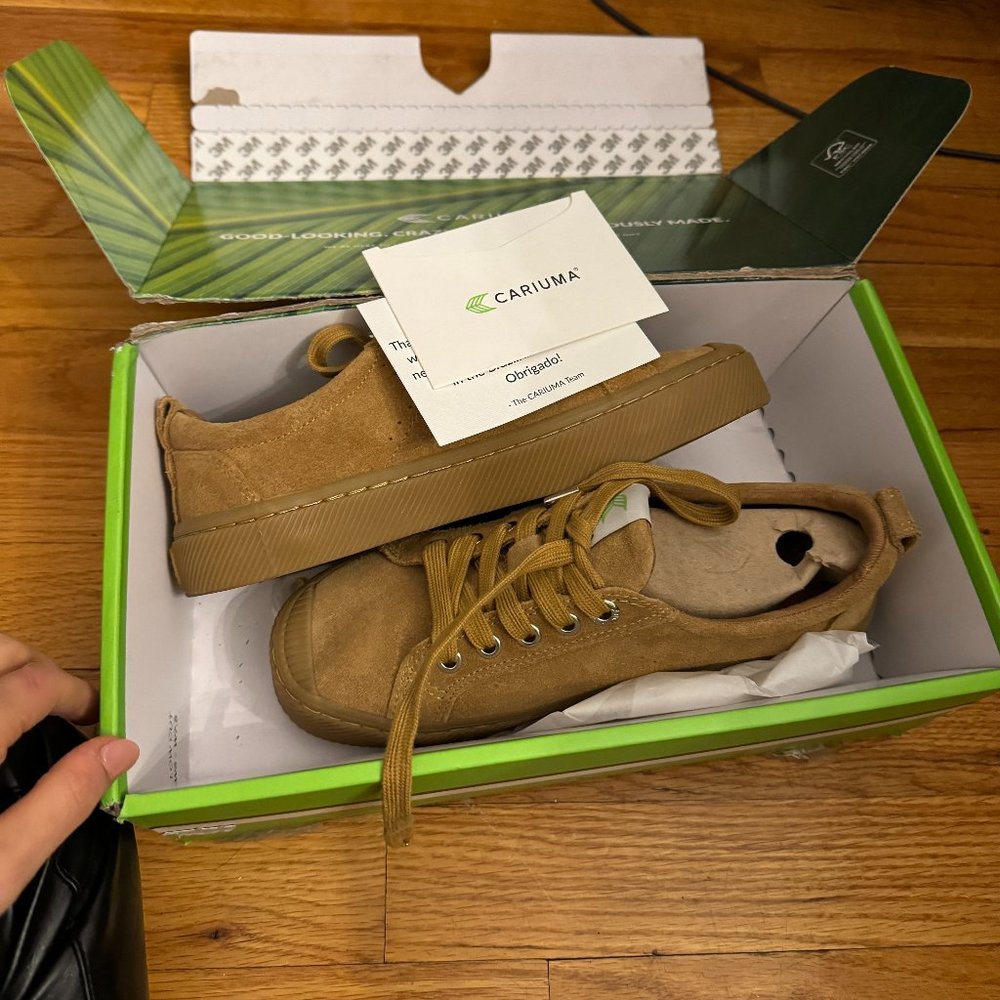 New Cariuma Oca low sneakers suede all camel brown NIB $105